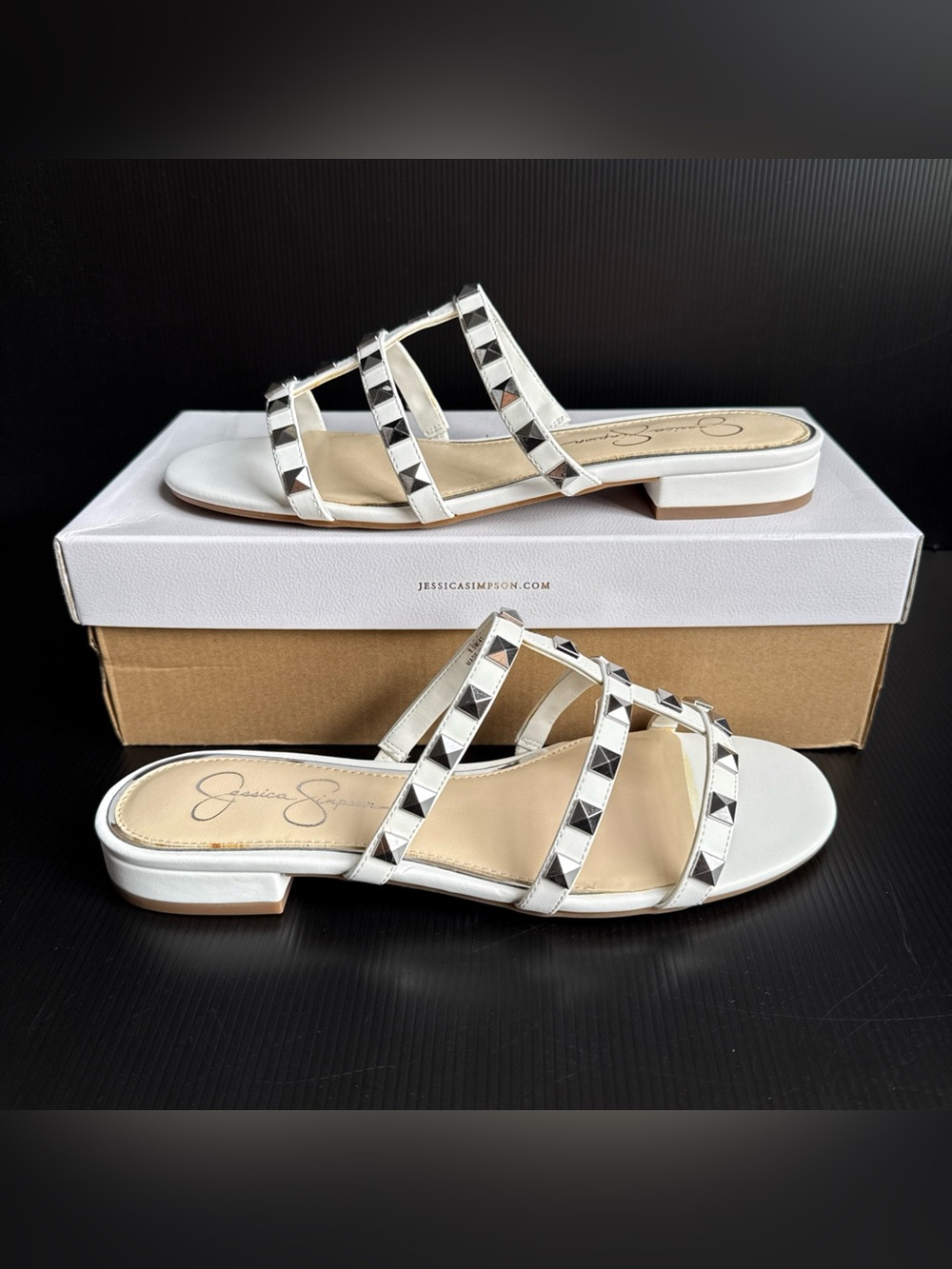 NIB Jessica Simpson White Caira Studded Slip On Slide Sandals Women’s Size 9.5